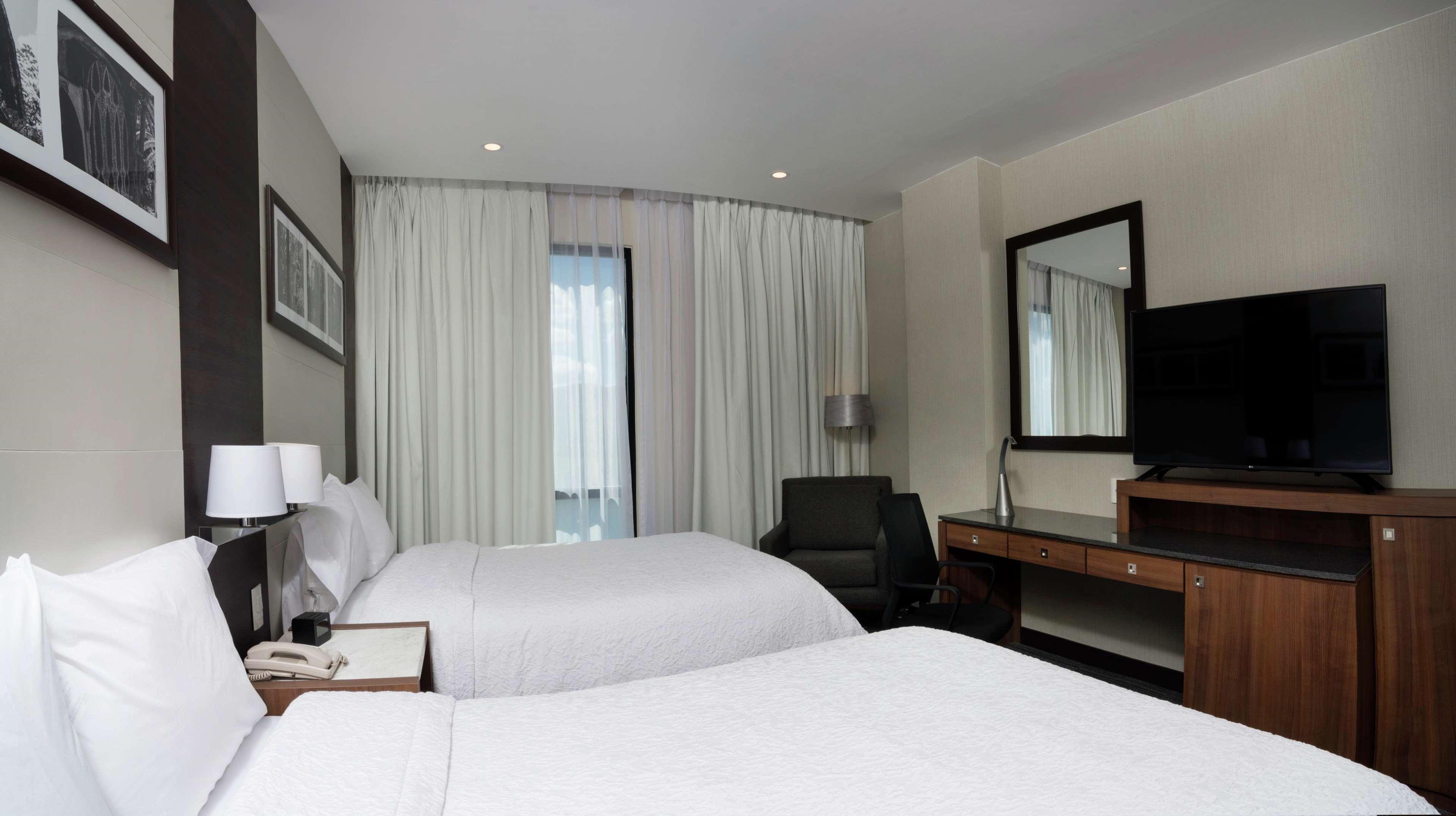 Hampton Inn And Suites San Luis Potosi Slp Экстерьер фото