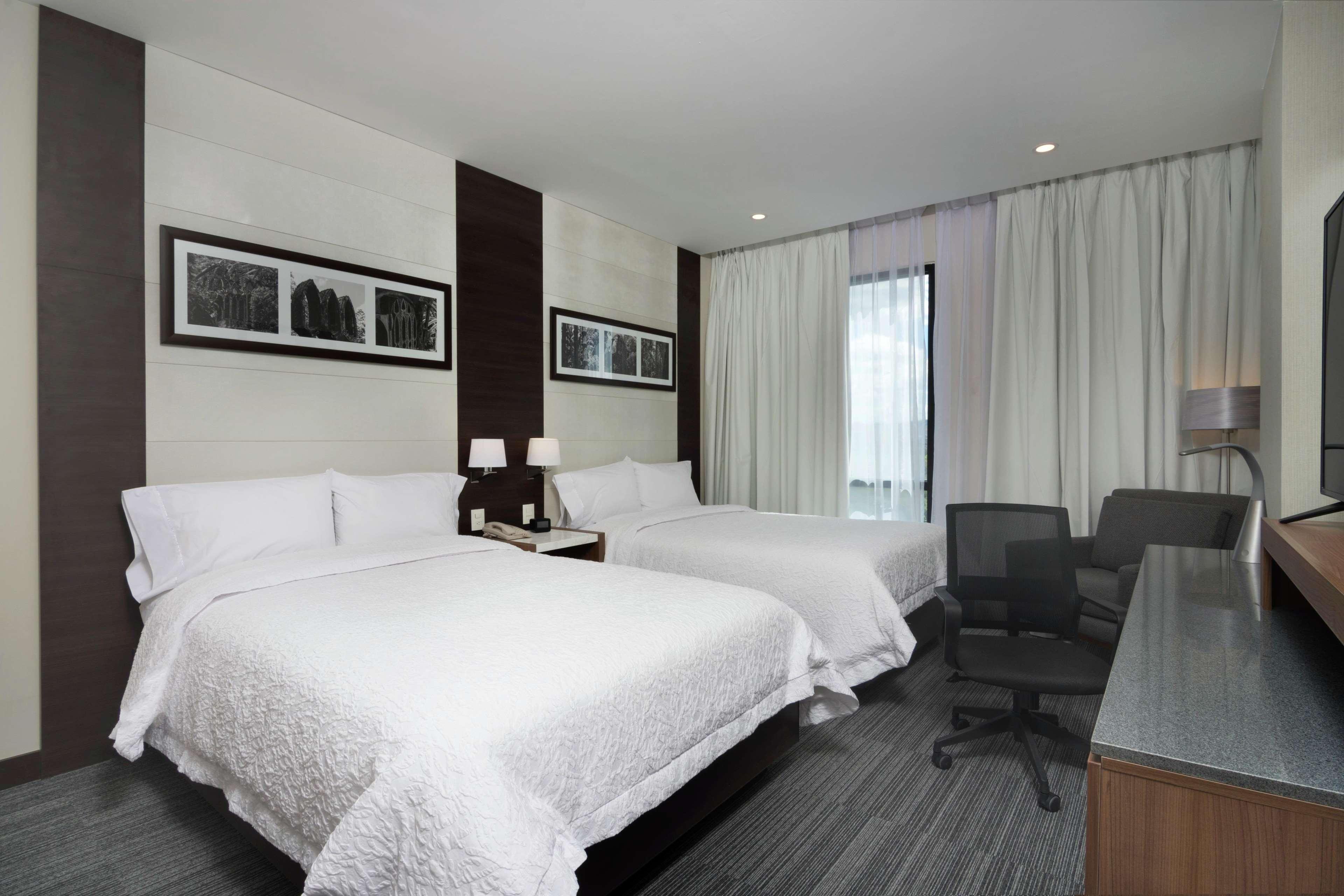 Hampton Inn And Suites San Luis Potosi Slp Экстерьер фото