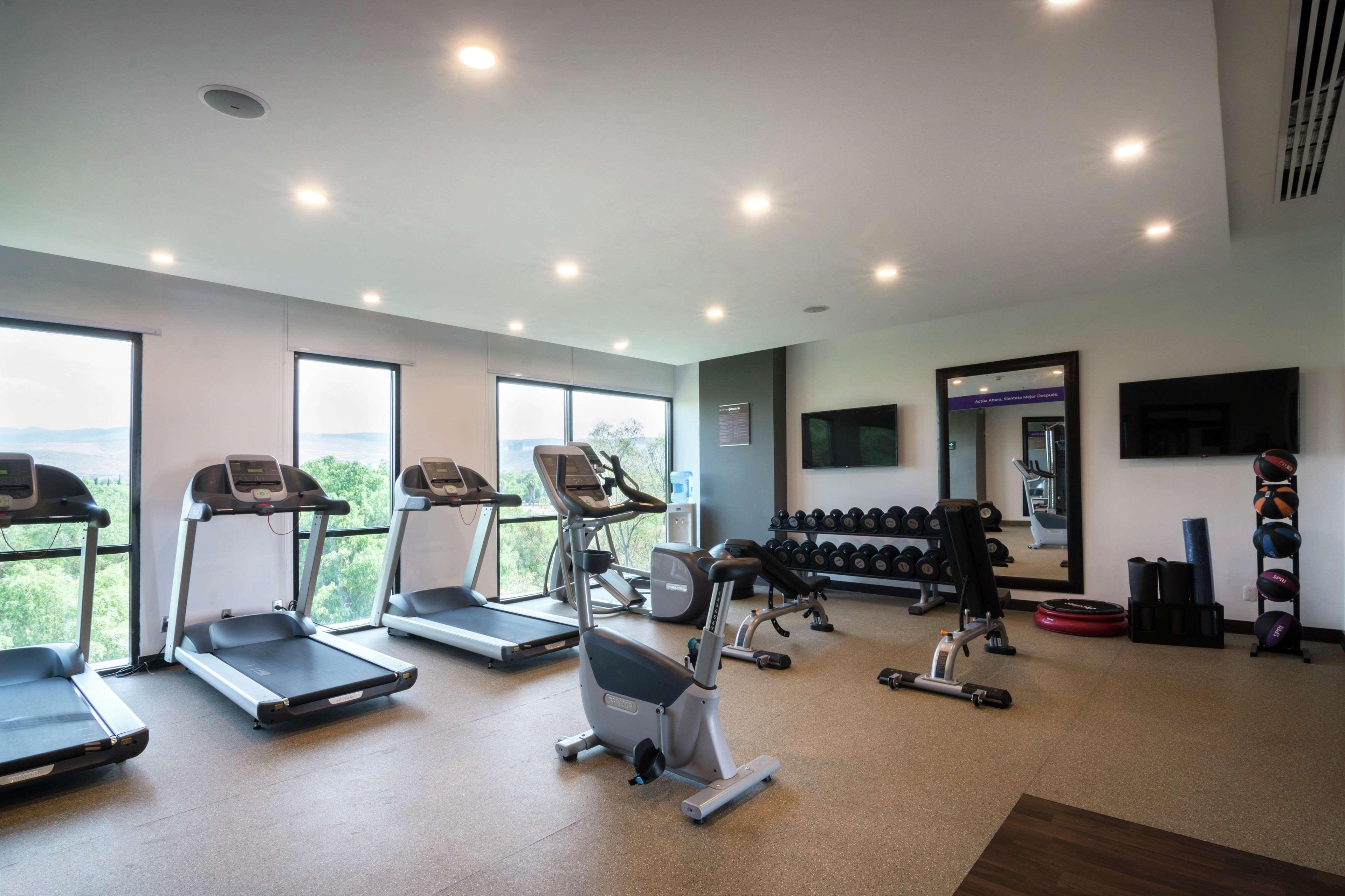 Hampton Inn And Suites San Luis Potosi Slp Экстерьер фото