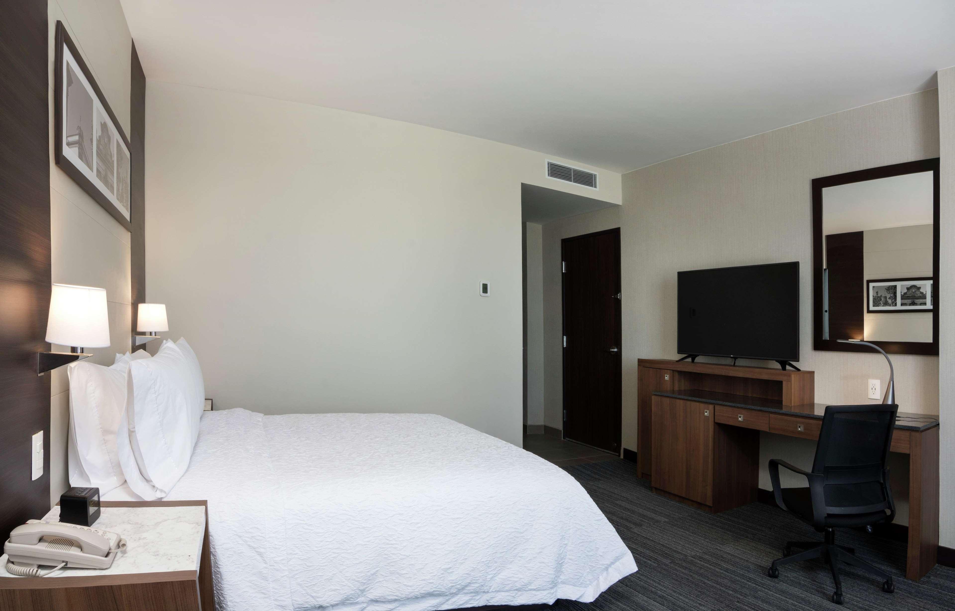 Hampton Inn And Suites San Luis Potosi Slp Экстерьер фото