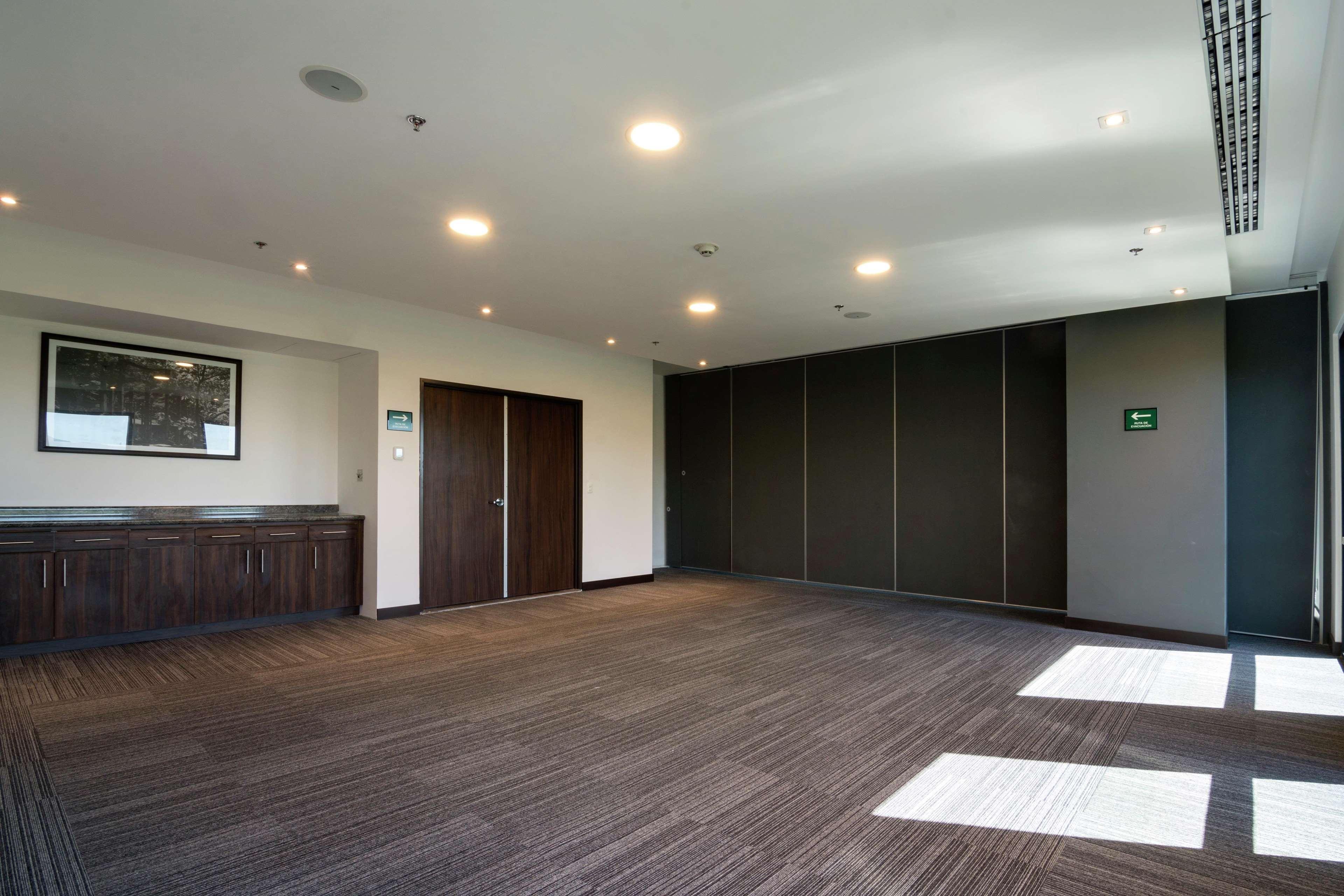 Hampton Inn And Suites San Luis Potosi Slp Экстерьер фото