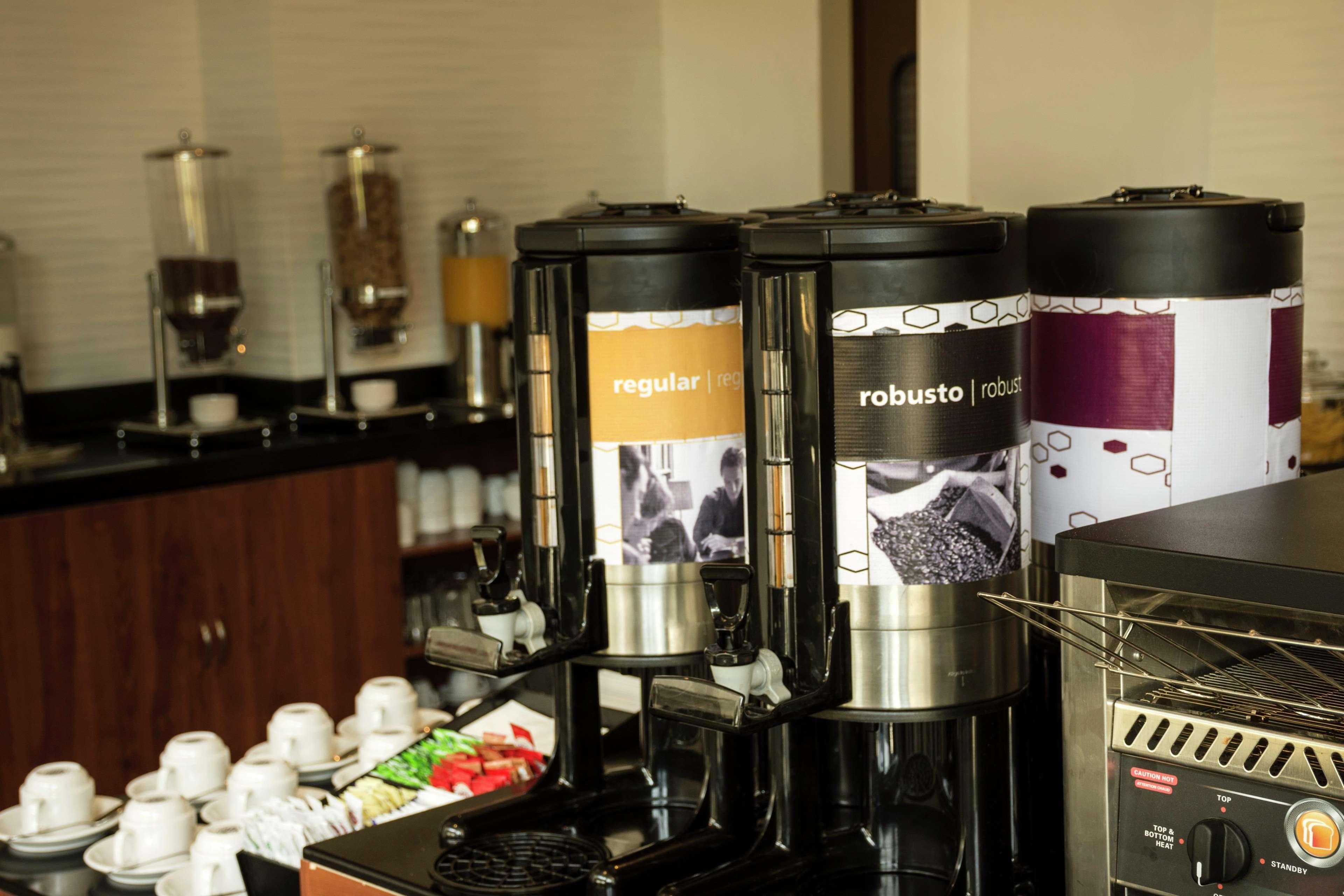 Hampton Inn And Suites San Luis Potosi Slp Экстерьер фото