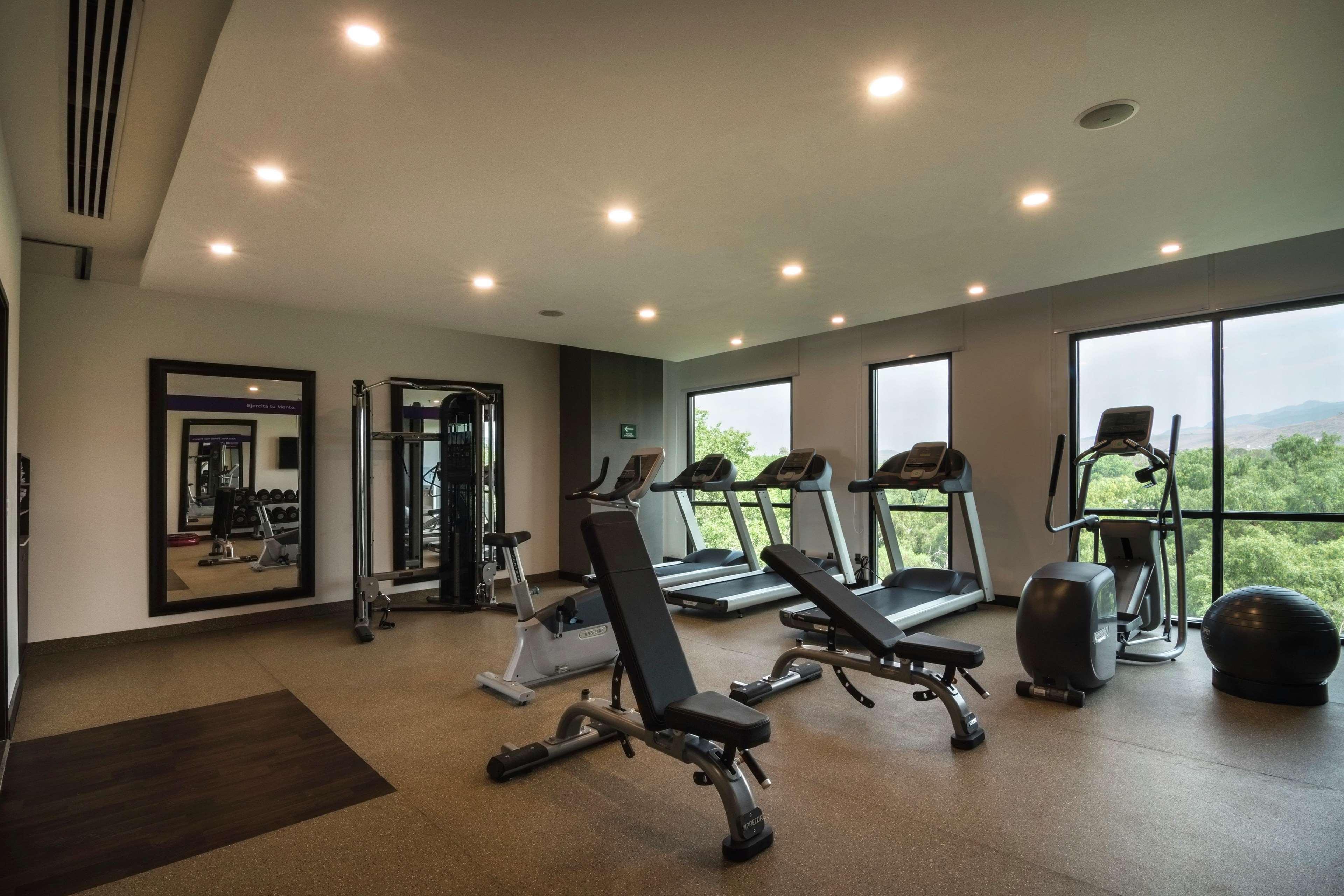 Hampton Inn And Suites San Luis Potosi Slp Экстерьер фото
