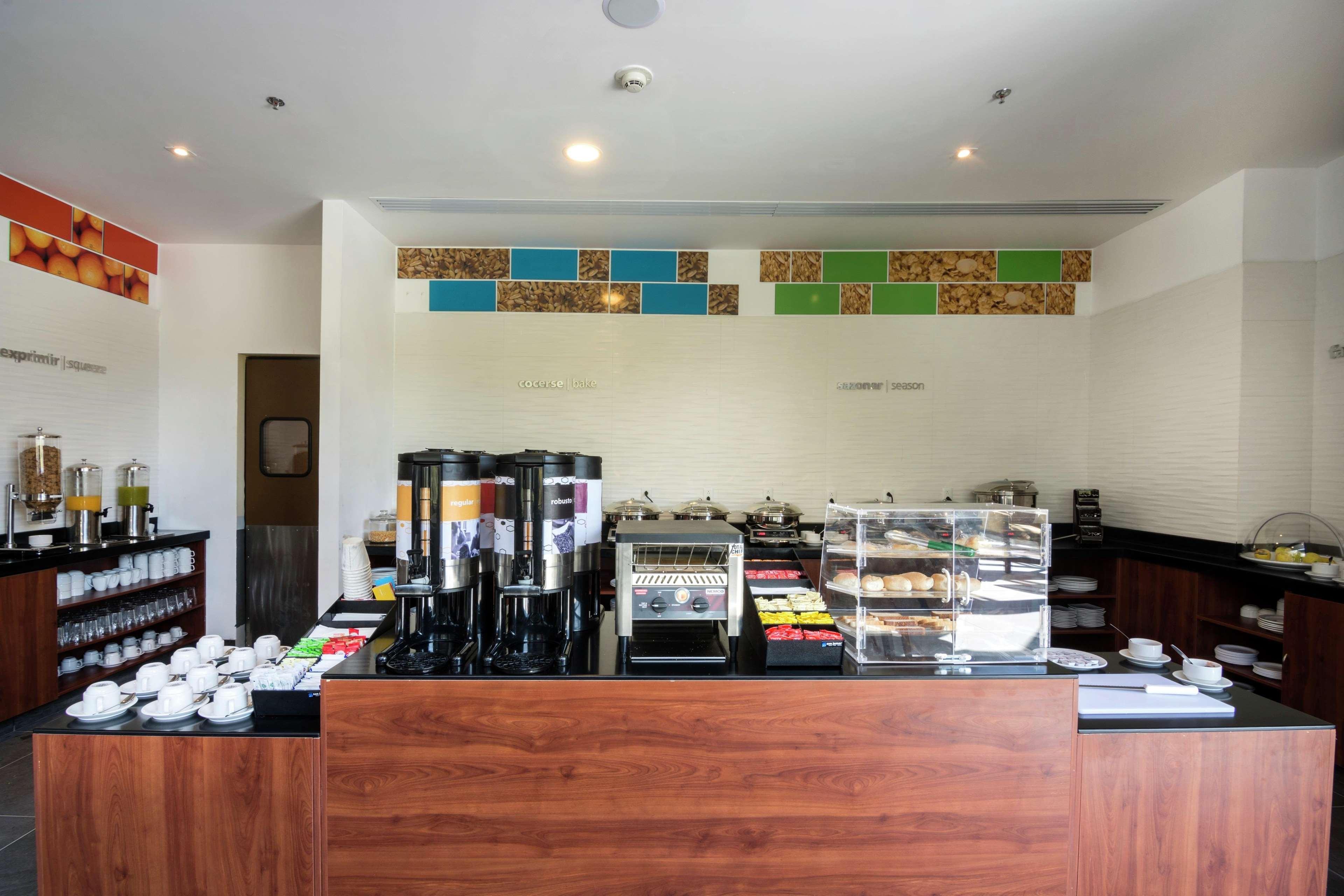 Hampton Inn And Suites San Luis Potosi Slp Экстерьер фото