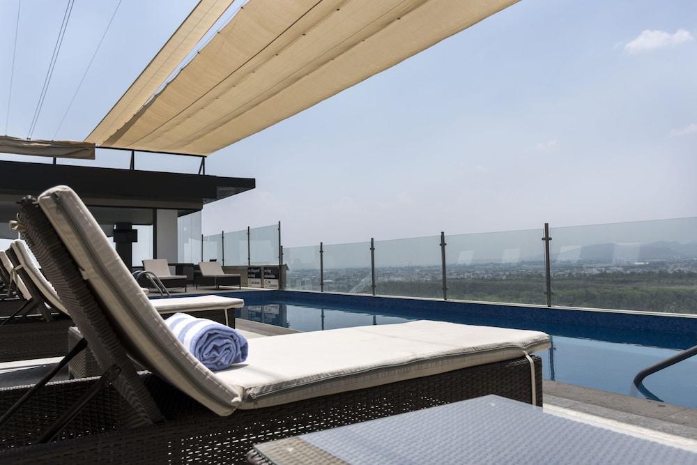 Hampton Inn And Suites San Luis Potosi Slp Экстерьер фото